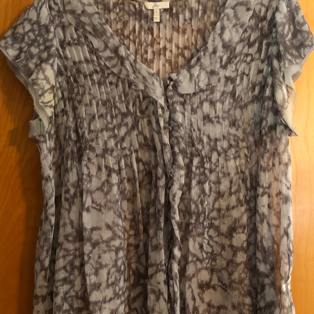 Joie Silky flowy top with buttoned front